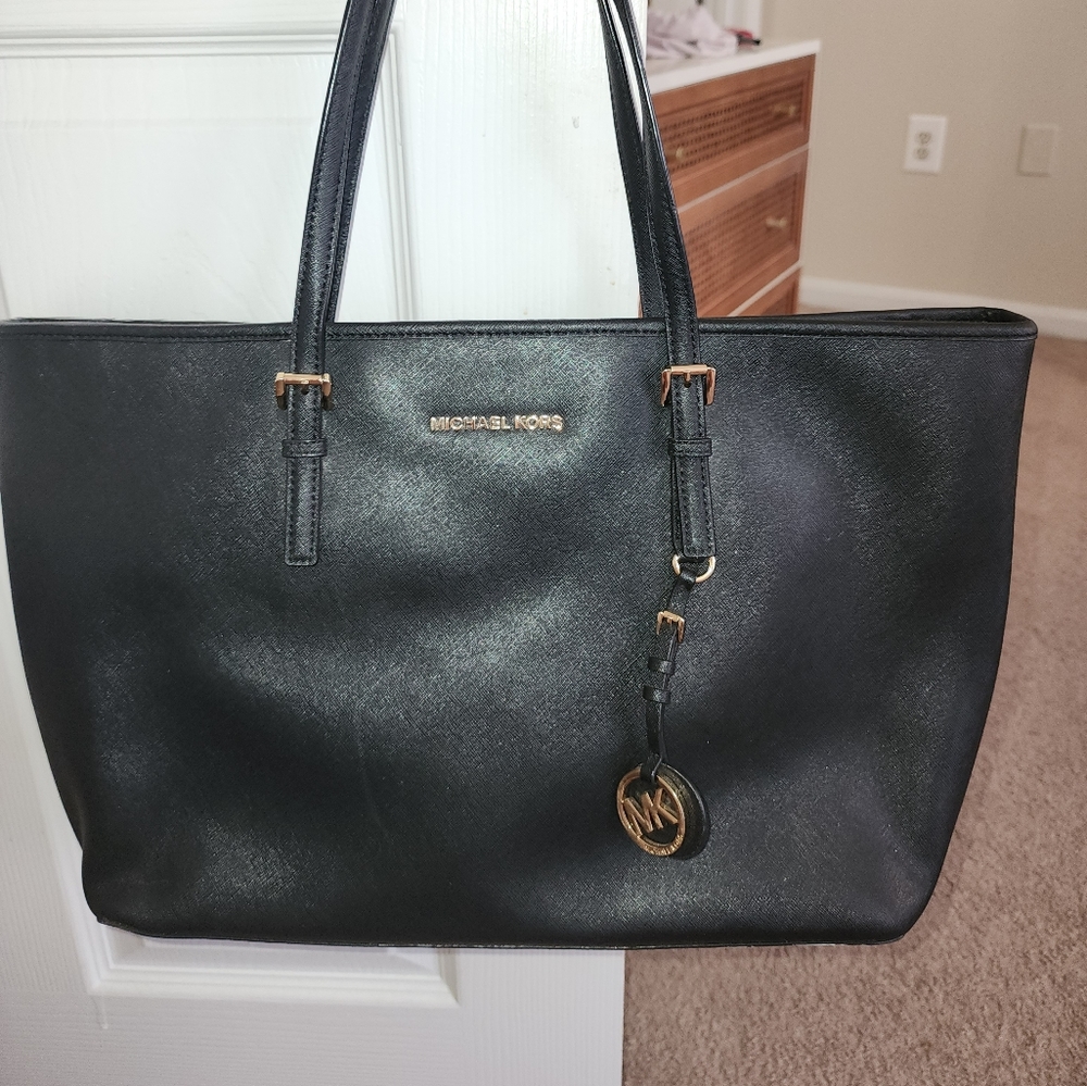 Michael Kors Jet Set Saffiano Peather travel tote